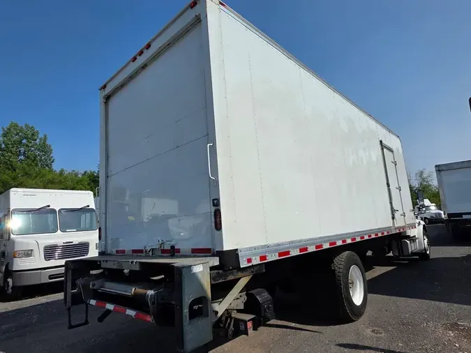 2018 FREIGHTLINER M2 106