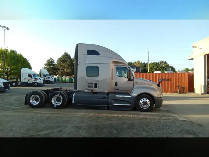 2022 International LT