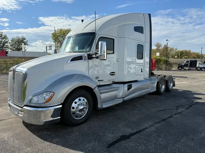 2022 Kenworth T68016f8992ce3acaa6caa0a03bca797ca14