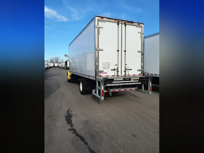 2016 FREIGHTLINER/MERCEDES M2 106