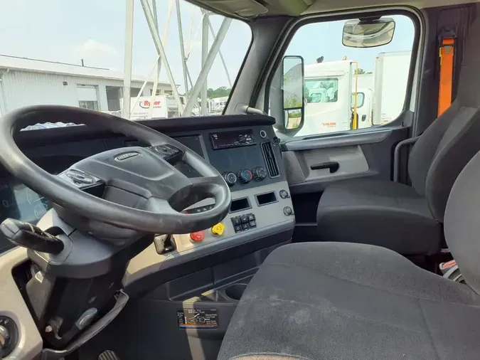 2020 FREIGHTLINER NEW CASCADIA 116