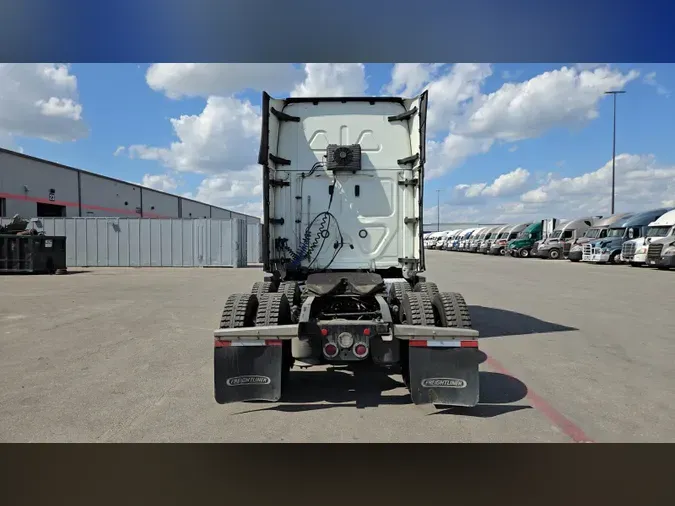 2022 Freightliner Cascadia 12616fd3e66d37f342e0bec8997f80d4967