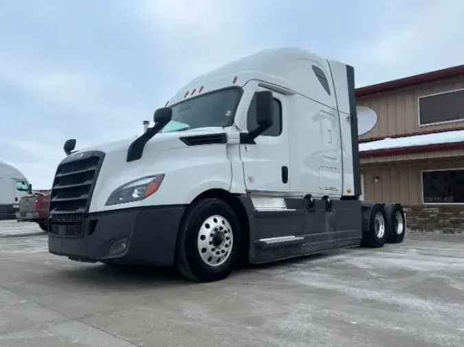 2022 Freightliner Cascadia 126