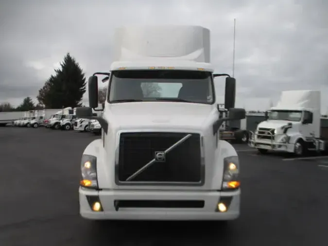 2017 VOLVO VNL64T