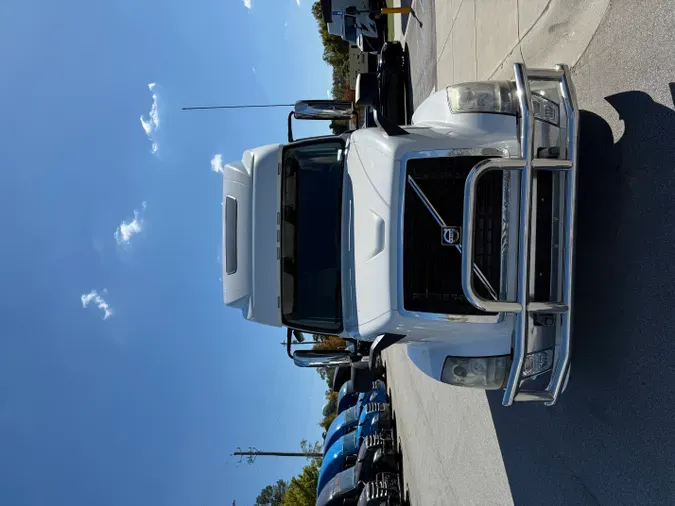 2014 Volvo VNL64T780