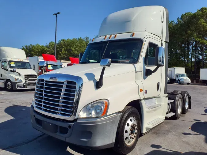 2017 FREIGHTLINER/MERCEDES CASCADIA 125