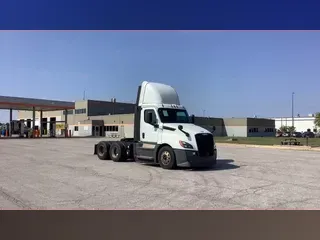2020 Freightliner Cascadia 126
