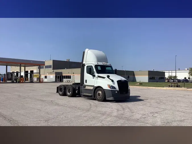 2020 Freightliner Cascadia 126170db9e77cbe52b7f735ddb12b5aead3