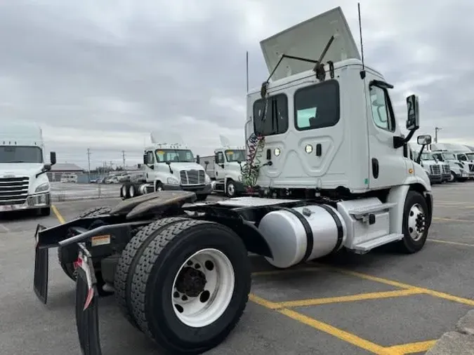 2019 FREIGHTLINER/MERCEDES CASCADIA 113