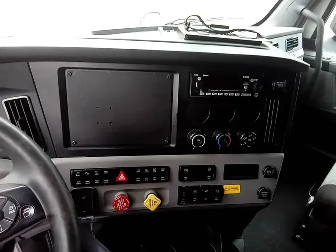 2021 Freightliner Cascadia 126