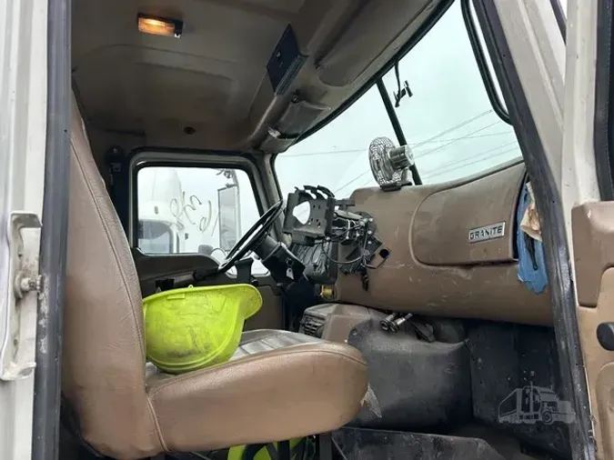 2005 MACK GRANITE CT713