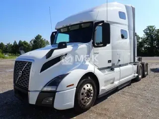 2022 VOLVO VNL64T760