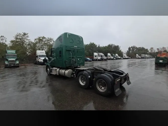 2021 Freightliner Cascadia 126