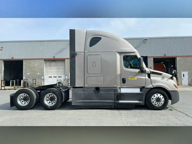 2022 Freightliner Cascadia 126