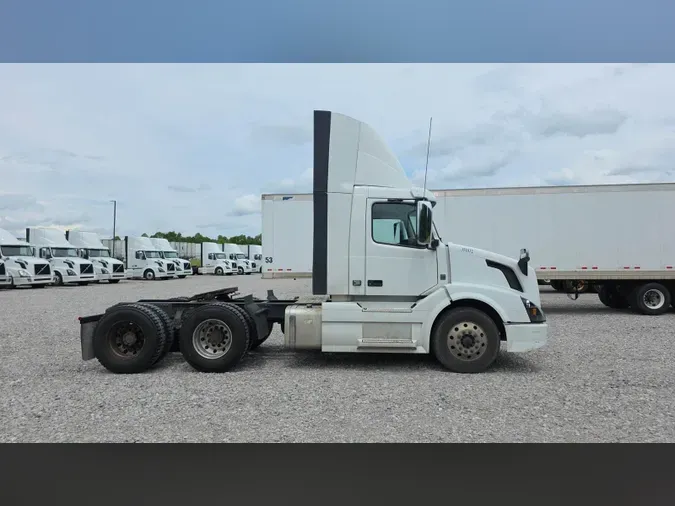 2018 Volvo VNL300