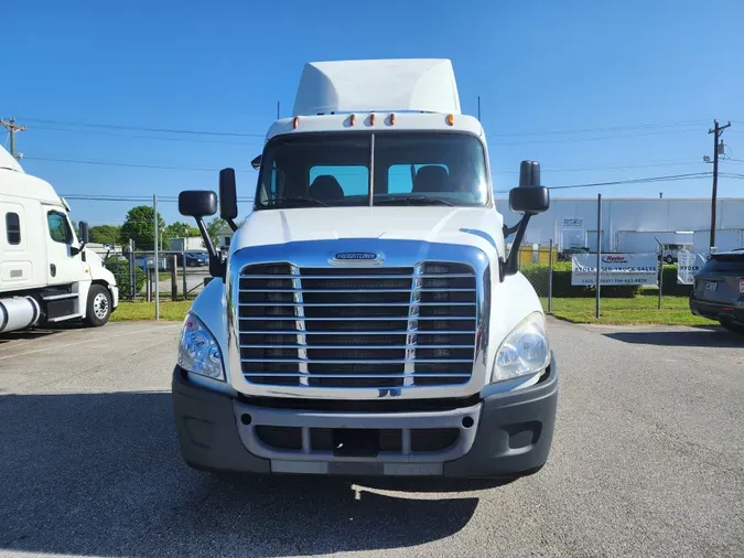 2016 FREIGHTLINER/MERCEDES CASCADIA 125