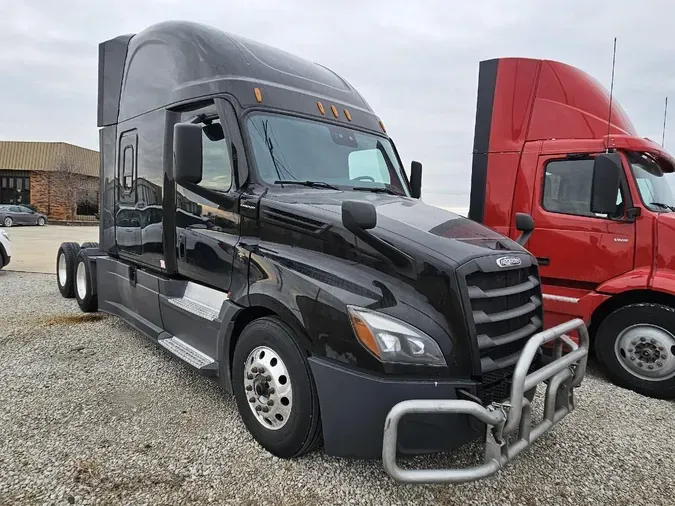 2022 FREIGHTLINER Cascadia 126