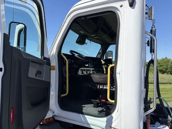 2022 Freightliner Cascadia®17227325135d202cbfbc46fc4a502103