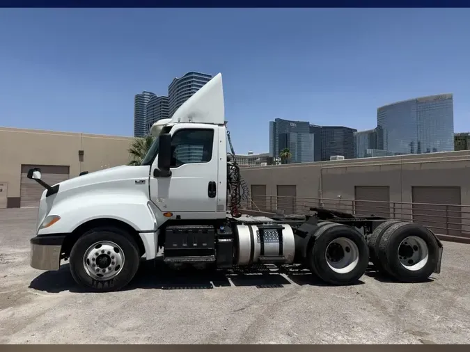 2019 NAVISTAR INTERNATIONAL LT625 DAYCAB T/A172430cafcce422f6a7eb8f3709ac39d