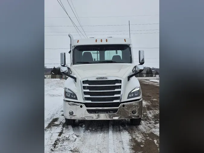 2025 Freightliner New Cascadia