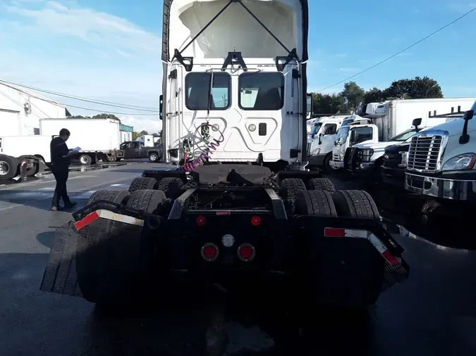 2016 FREIGHTLINER/MERCEDES CASCADIA 125