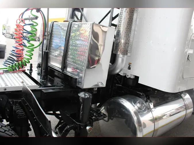 2021 Peterbilt 567