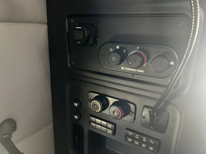 2019 FREIGHTLINER CASCADIA 126