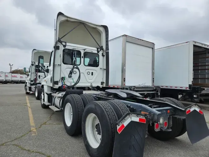 2020 FREIGHTLINER/MERCEDES CASCADIA 125