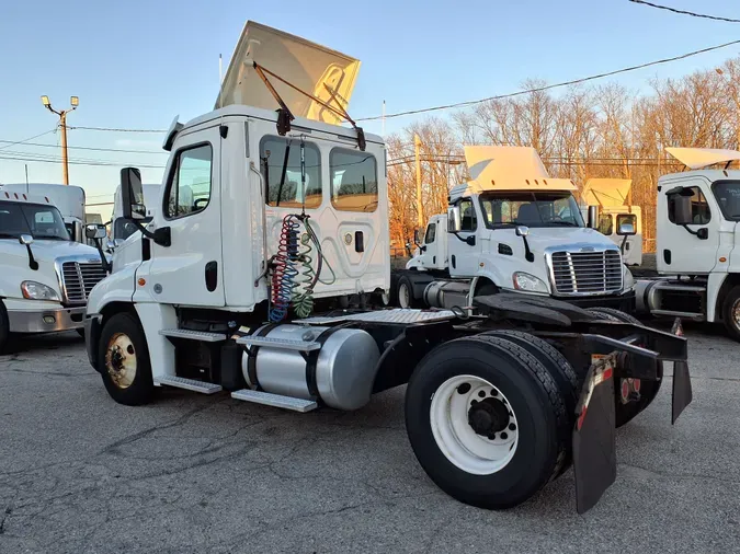 2017 FREIGHTLINER/MERCEDES CASCADIA 125