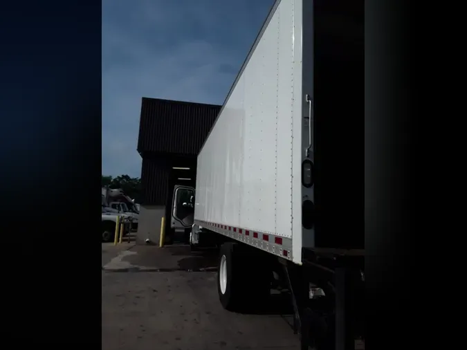 2016 FREIGHTLINER M2 106