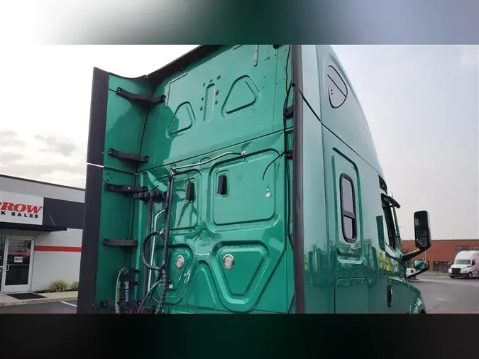 2020 FREIGHTLINER CA126