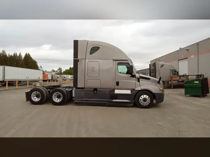 2023 Freightliner Cascadia 126