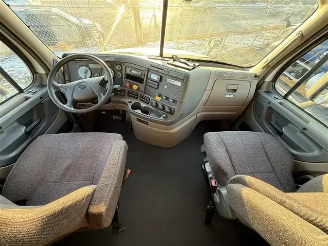 2017 FREIGHTLINER CASCADIA EVOLUTION