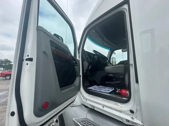 2022 Kenworth T680