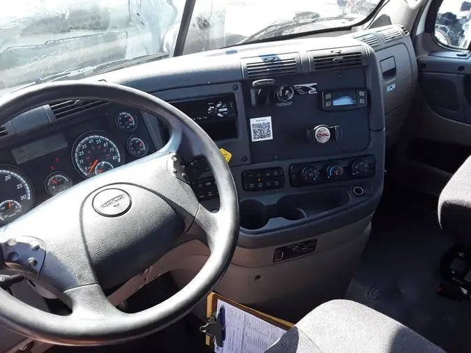 2019 FREIGHTLINER CASCADIA 113