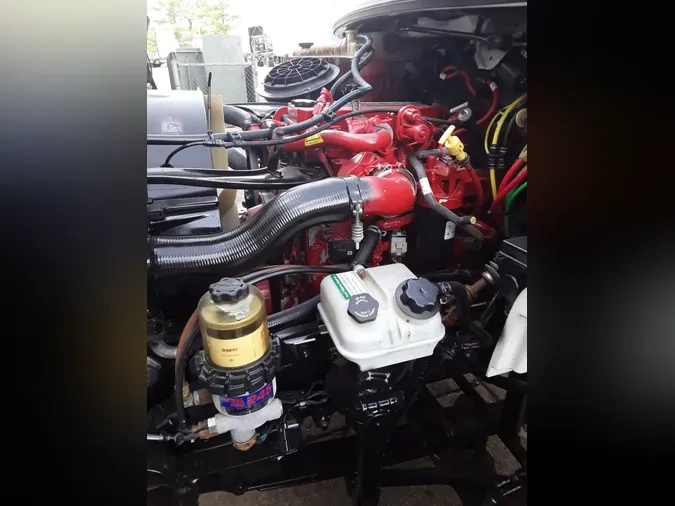 2018 FREIGHTLINER/MERCEDES M2 106