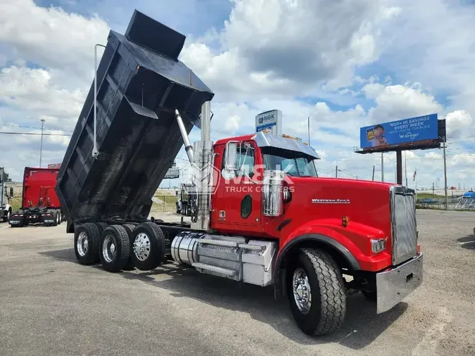 2017 WESTERN STAR 4900