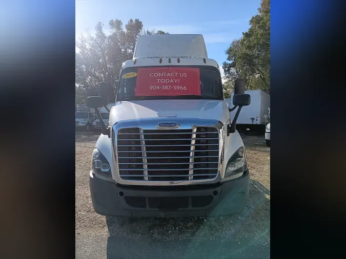 2018 FREIGHTLINER/MERCEDES CASCADIA 113173d68481994302b248c2535b9a356bf