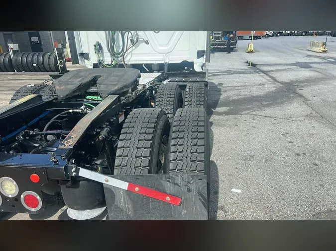 2019 Freightliner Cascadia 126