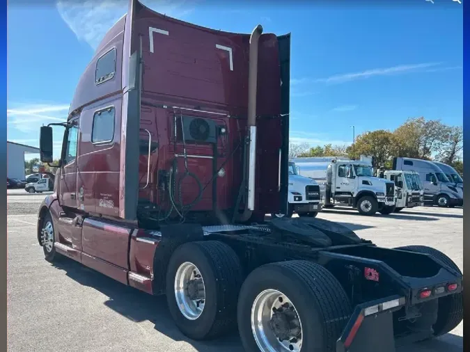 2021 VOLVO VNL64T860