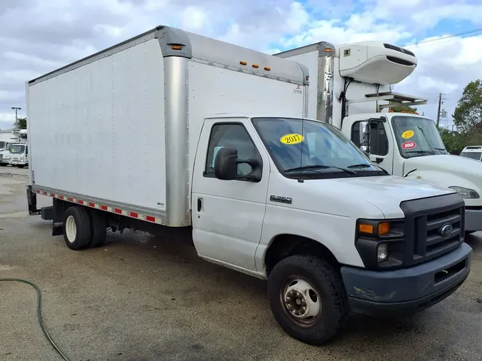 2017 FORD MOTOR COMPANY E350