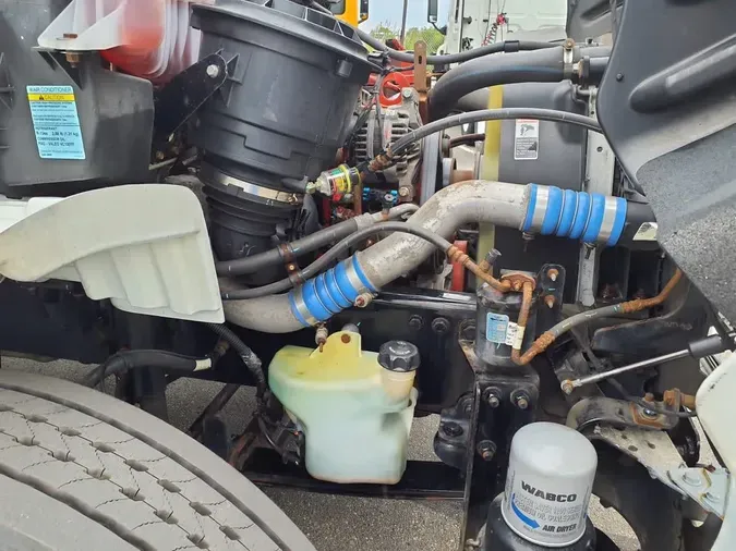 2020 FREIGHTLINER M2 106