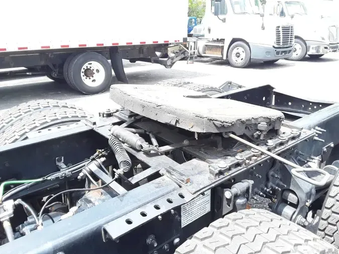 2020 VOLVO VNL64T-760
