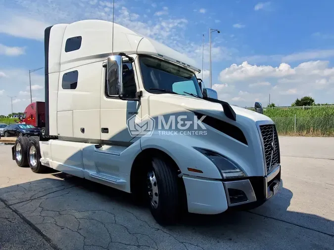 2023 VOLVO VNL64T760