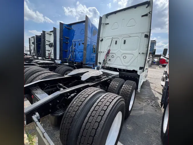 2020 Freightliner Cascadia 126