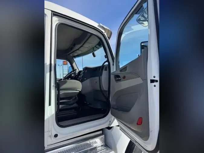 2021 Peterbilt 579