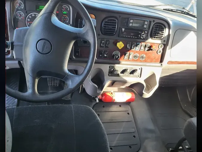 2018 FREIGHTLINER/MERCEDES M2 106