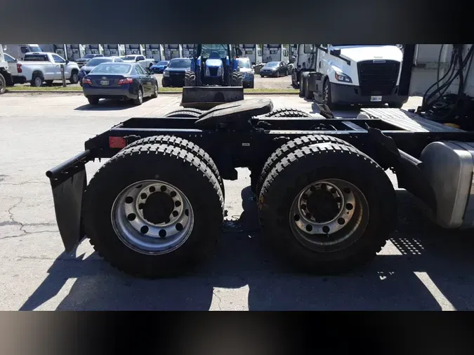 2020 Volvo VNL300