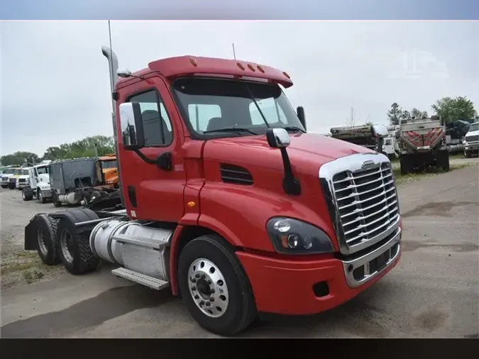 2017 FREIGHTLINER CASCADIA 113