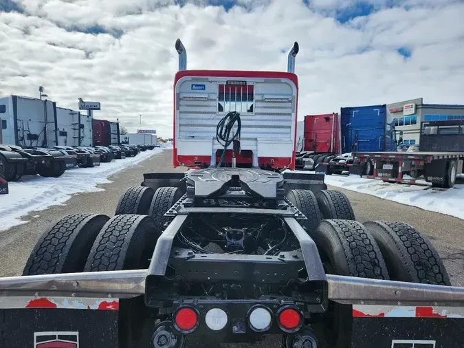 2022 KENWORTH W990